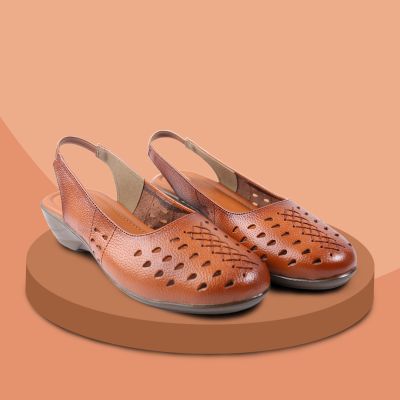 Women Textured Wedge Pumps with Laser Cuts
